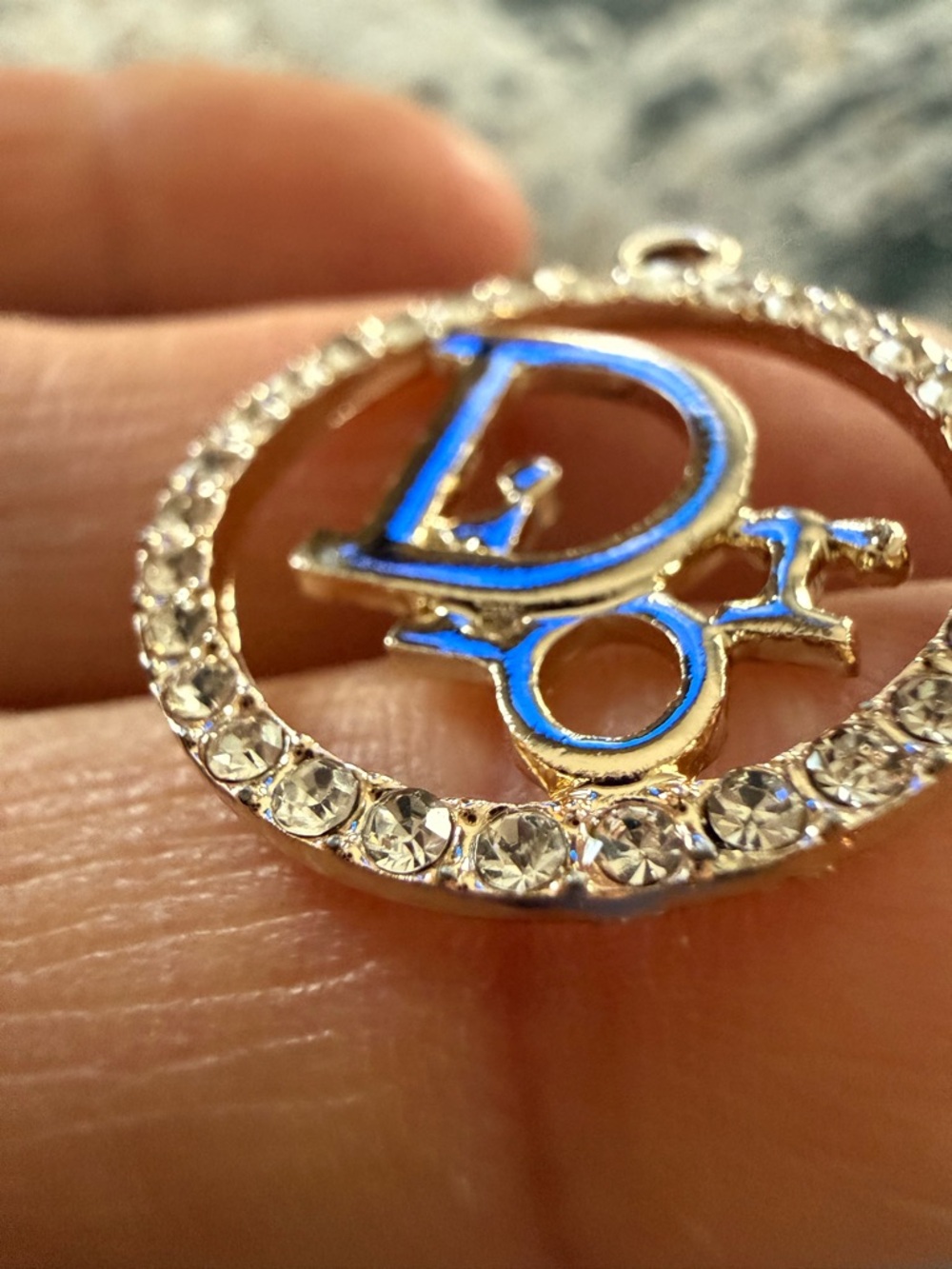 Elegant luxury Gold Tone 'D' Initial Crystal Circle Pendant - Women's Jewelry - Picture 3 of 5